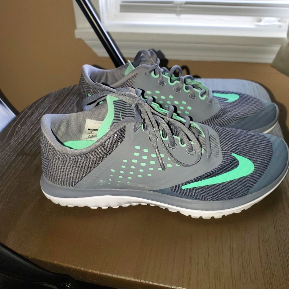 Nike fitsole shoes